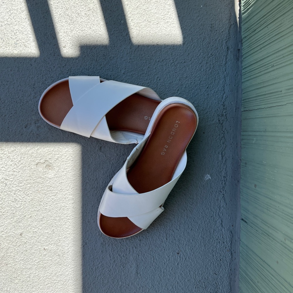 London rag, white cross strap leather sandal, size 8